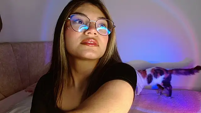 Snapshot of _Camilaaa_ chatting on March 19, 5:08 am Camilaaa online show from March 19, 5:08 am