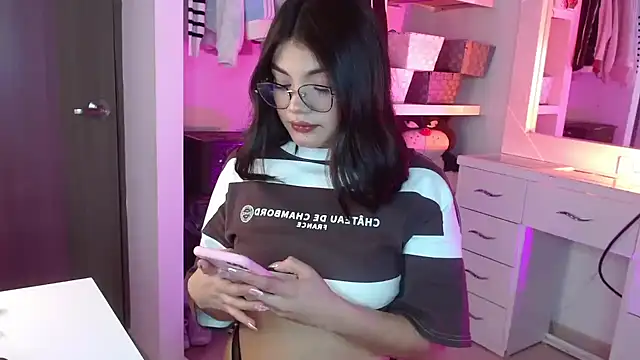 Snapshot of _Camilaaa_ chatting on September 24, 12:52 pm Camilaaa online show from September 24, 12:52 pm