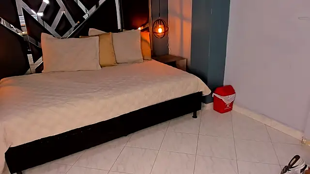 Snapshot of Melissa_23_ chatting on October 3, 11:29 am Melissa 23  online show from October 3, 11:29 am