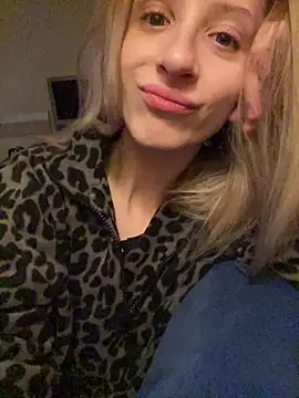 amorearte m online show from December 15, 6:06 am