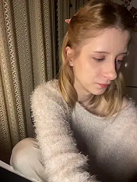 amorearte m online show from February 4, 9:42 pm