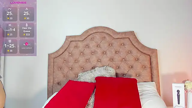 ArianaaGrace online show from December 16, 7:30 pm