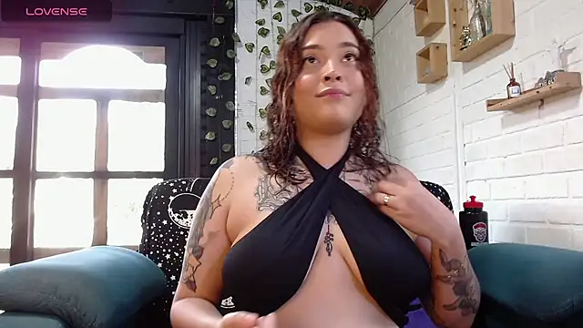 Snapshot of LiraSonnett chatting on November 22, 9:03 pm LiraSonnett online show from November 22, 9:03 pm