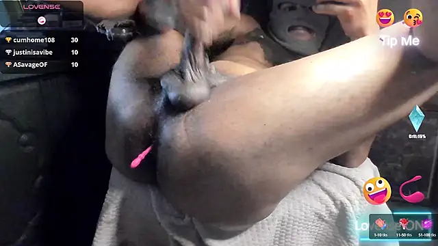 Snapshot of ghettoaf chatting on March 9, 4:27 am ghettoaf online show from March 9, 4:27 am