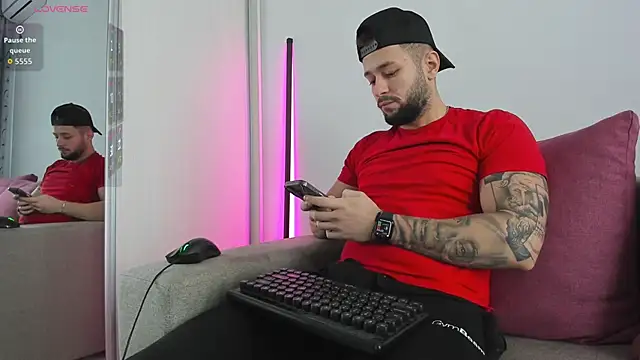 Snapshot of nicholasX1 chatting on March 1, 5:53 am nicholasX1 online show from March 1, 5:53 am