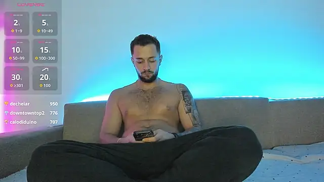 Snapshot of nicholasX1 chatting on March 8, 2:04 am nicholasX1 online show from March 8, 2:04 am