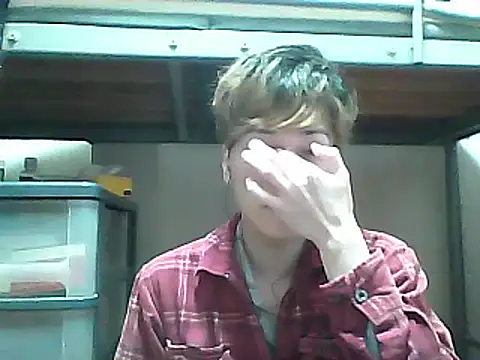 Snapshot of mgnhiroyuki chatting on March 3, 4:24 pm mgnhiroyuki online show from March 3, 4:24 pm