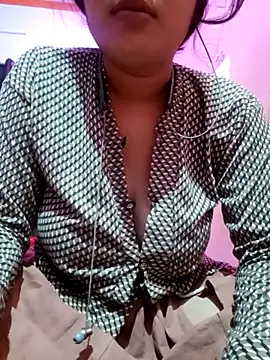 Snapshot of Beautiful_Puja chatting on March 7, 11:27 pm Beautiful Puja online show from March 7, 11:27 pm