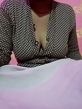 Snapshot of Beautiful_Puja chatting on March 21, 12:18 am Beautiful Puja online show from March 21, 12:18 am