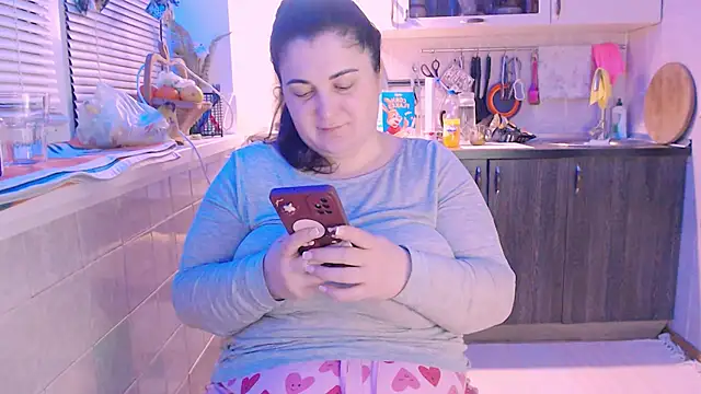 Snapshot of SoftLia chatting on January 22, 10:05 pm SoftLia online show from January 22, 10:05 pm