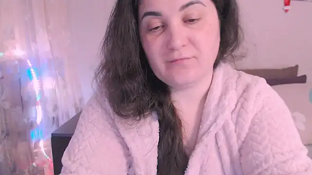 Snapshot of SoftLia chatting on March 18, 7:10 pm SoftLia online show from March 18, 7:10 pm