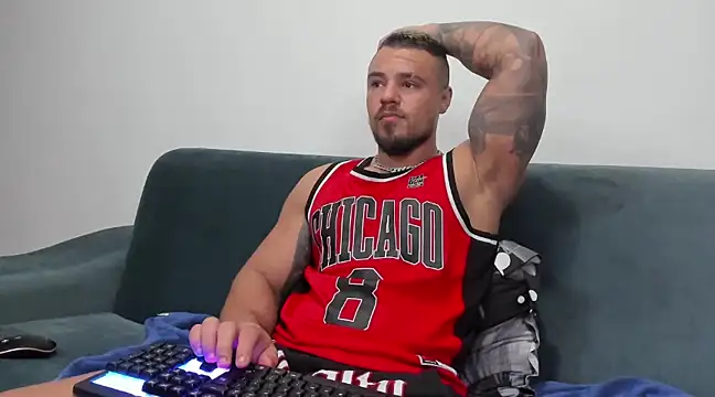 Snapshot of Tiberius_hunk chatting on March 10, 7:10 am Tiberius hunk online show from March 10, 7:10 am