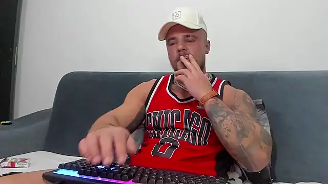 Snapshot of Tiberius_hunk chatting on March 21, 8:50 pm Tiberius hunk online show from March 21, 8:50 pm