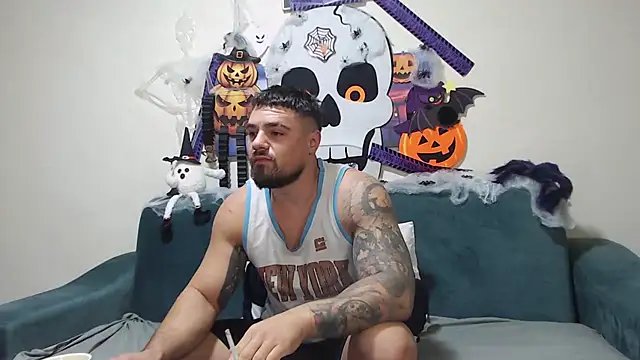 Snapshot of Tiberius_hunk chatting on October 28, 7:01 am Tiberius hunk online show from October 28, 7:01 am