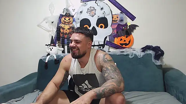 Snapshot of Tiberius_hunk chatting on October 28, 7:05 pm Tiberius hunk online show from October 28, 7:05 pm