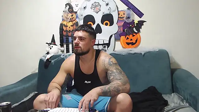 Snapshot of Tiberius_hunk chatting on November 2, 8:00 pm Tiberius hunk online show from November 2, 8:00 pm