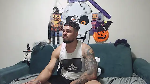 Snapshot of Tiberius_hunk chatting on November 7, 7:08 am Tiberius hunk online show from November 7, 7:08 am