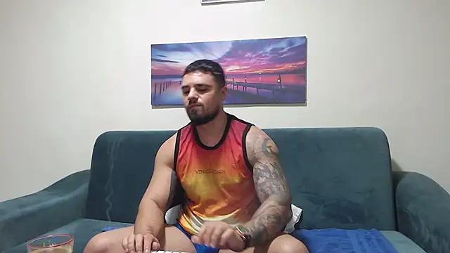 Snapshot of Tiberius_hunk chatting on November 20, 4:56 am Tiberius hunk online show from November 20, 4:56 am