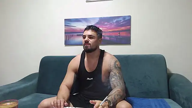 Snapshot of Tiberius_hunk chatting on November 21, 5:06 am Tiberius hunk online show from November 21, 5:06 am