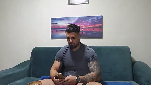 Snapshot of Tiberius_hunk chatting on November 23, 6:46 am Tiberius hunk online show from November 23, 6:46 am