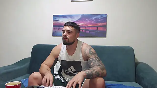 Snapshot of Tiberius_hunk chatting on November 28, 7:33 am Tiberius hunk online show from November 28, 7:33 am