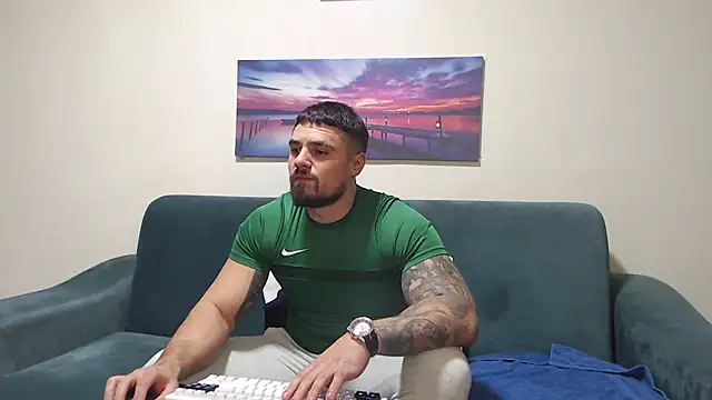 Snapshot of Tiberius_hunk chatting on December 1, 5:40 pm Tiberius hunk online show from December 1, 5:40 pm