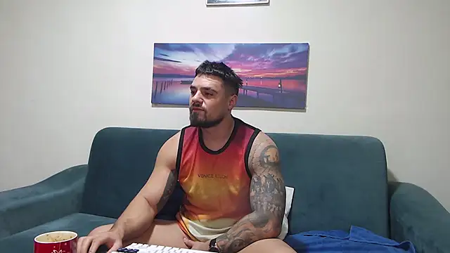 Snapshot of Tiberius_hunk chatting on December 2, 7:03 am Tiberius hunk online show from December 2, 7:03 am