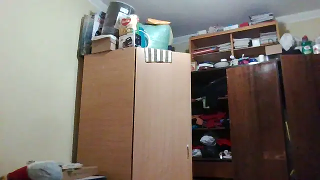 Snapshot of Queen-Elizabeth-25 chatting on March 4, 7:22 pm Queen-Elizabeth-25 online show from March 4, 7:22 pm