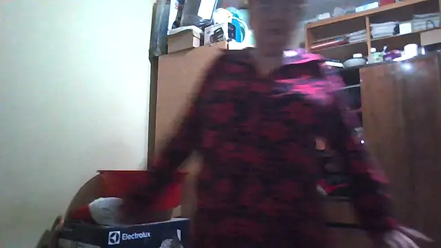 Snapshot of Queen-Elizabeth-25 chatting on March 8, 7:31 pm Queen-Elizabeth-25 online show from March 8, 7:31 pm