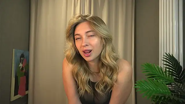 christie luv online show from September 9, 9:14 pm