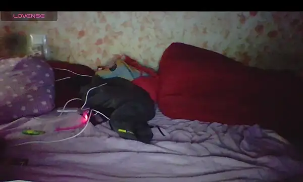 Snapshot of parejade225@xh chatting on March 5, 1:31 am parejade225xh online show from March 5, 1:31 am