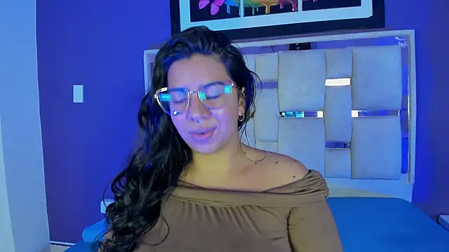 emilyy cooperr online show from February 24, 12:14 pm