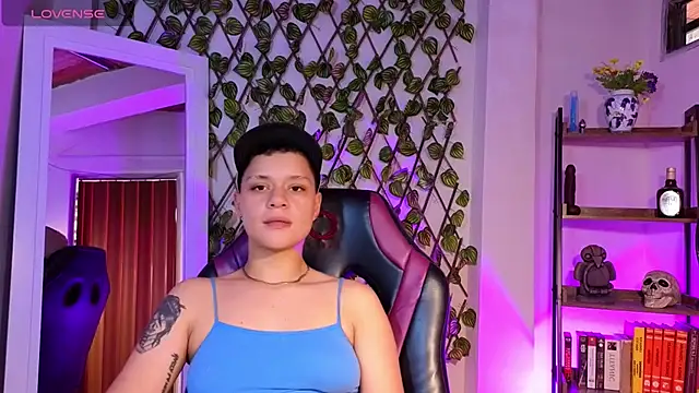 demimoore222 online show from March 4, 7:32 pm