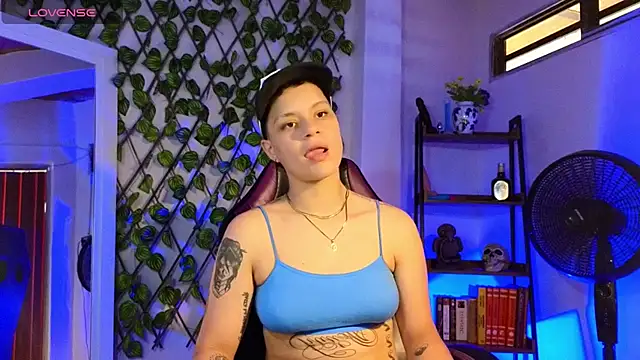 demimoore222 online show from March 6, 7:43 pm