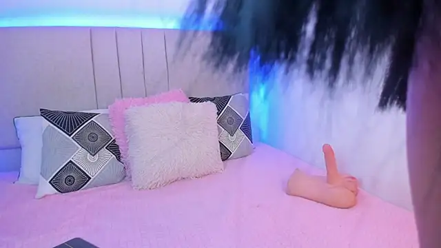 SusanSimpson16 online show from March 24, 7:30 pm