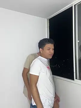 Snapshot of Miguel_bigcock chatting on October 17, 2:48 am Miguel bigcock online show from October 17, 2:48 am