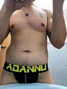 Snapshot of Lam_090123 chatting on September 26, 4:44 pm Lam 090123 online show from September 26, 4:44 pm