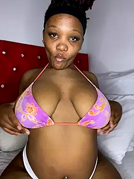 Snapshot of Beyoncex05 chatting on October 7, 7:44 pm Beyoncex05 online show from October 7, 7:44 pm