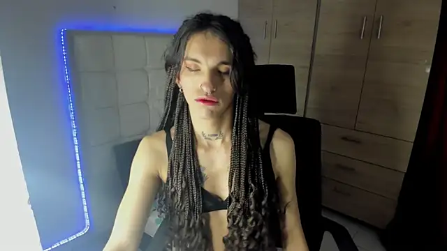 Maite Wings online show from March 2, 1:27 pm
