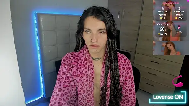 Maite Wings online show from March 2, 4:32 pm