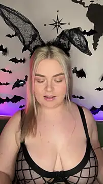 April Vancee online show from October 20, 1:33 pm