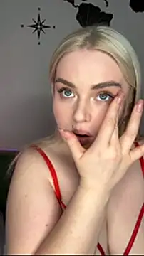 Snapshot of April_Vancee chatting on March 9, 4:00 pm April Vancee online show from March 9, 4:00 pm