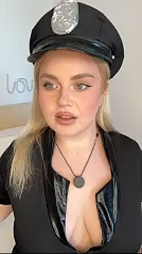 Snapshot of April_Vancee chatting on April 14, 10:54 am April Vancee online show from April 14, 10:54 am