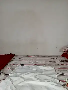 Snapshot of Missvixen81 chatting on November 15, 12:02 pm Missvixen81 online show from November 15, 12:02 pm