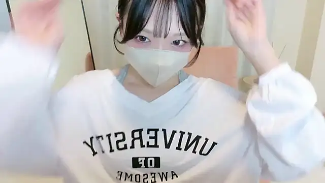 mami-pokoch online show from November 28, 9:45 am