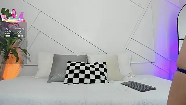 Snapshot of alanarouge chatting on October 10, 11:42 am alanarouge online show from October 10, 11:42 am