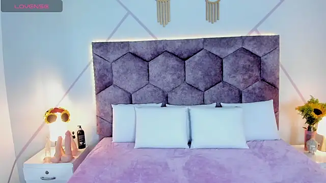 Snapshot of aurora_collinss_ chatting on October 26, 1:28 pm aurora collinss online show from October 26, 1:28 pm