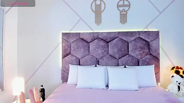 Snapshot of aurora_collinss_ chatting on October 30, 12:39 pm aurora collinss online show from October 30, 12:39 pm