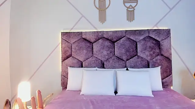 Snapshot of aurora_collinss_ chatting on November 1, 1:13 pm aurora collinss online show from November 1, 1:13 pm