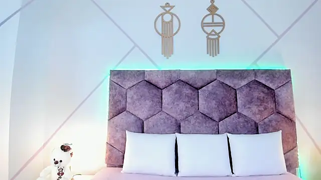 Snapshot of aurora_collinss_ chatting on November 22, 12:26 pm aurora collinss online show from November 22, 12:26 pm